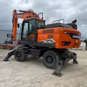 מחפר גלגלי Doosan DX210W-7