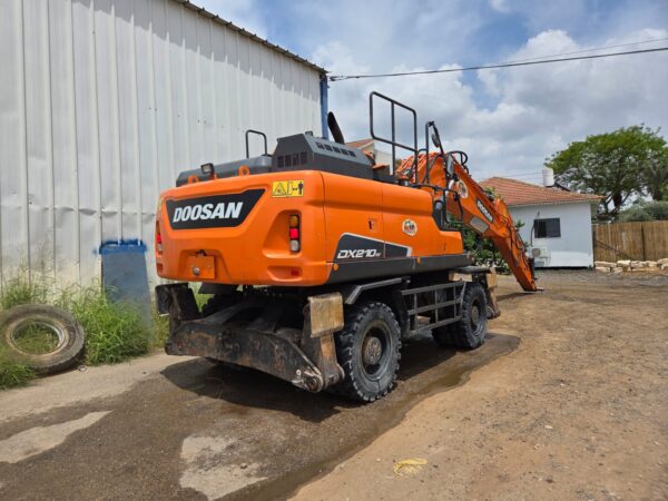 ⁦מחפר DOOSAN DX210LC | מודל 2018 | מיבוא | במצב חדש⁩ – תמונה ⁦2⁩